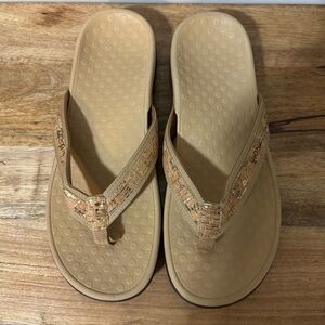 VIONIC Tide II Gold Cork Flip Flop Thong Sandals | Womens Sz 10 | LIKE NEW